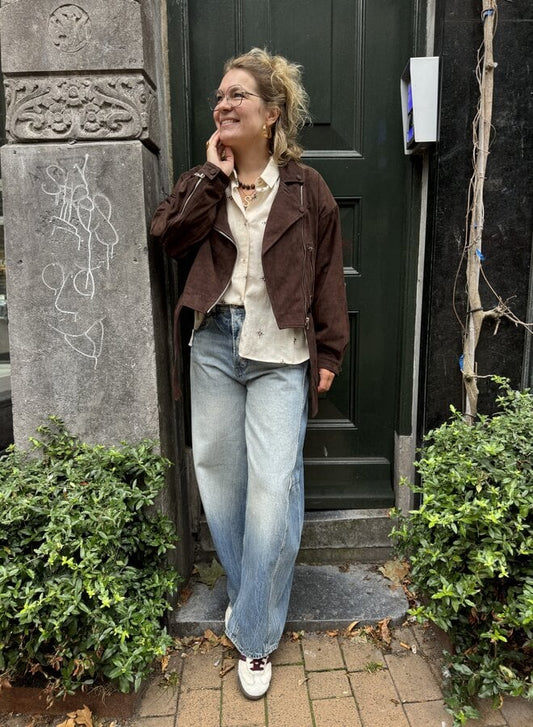 Brązowa krótka kurtka zamszowa